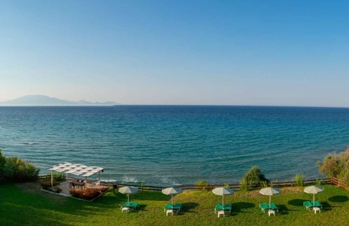 Amoudi Apartment | Baywatch 9 right on the water