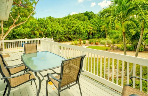 Captiva House | Baywatch Cabin- Boat Dock on the Channel