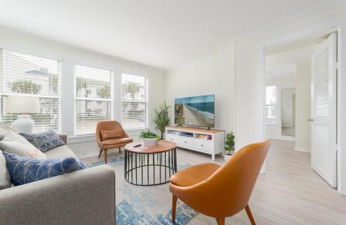 Jacksonville Beach Apartment | Be a Nomad - Ocean Breeze - Steps from Beach