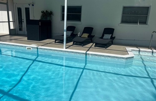 Englewood South House | Be on the water & in the pool- Relax, Sun & Fun- Sleeps 60 close to beaches!