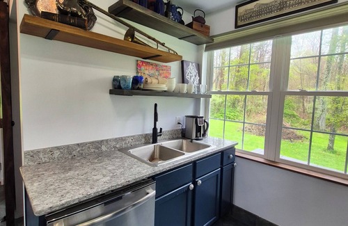 Stanford Villa | Be our guest. This is our stand-alone guest house, on 4+ acres.