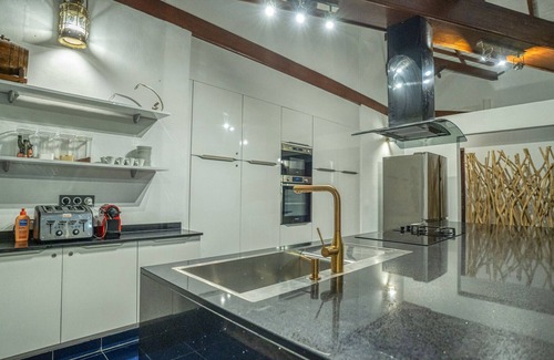 Les-Saintes Villa | Beach access and private dock