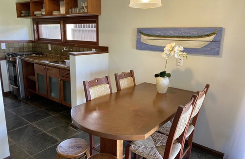 Morrinhos House | Beach access by walkway in front!