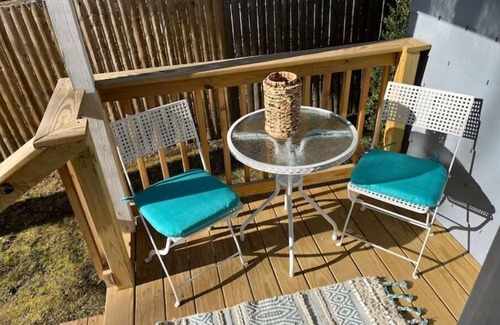 Niantic Cottage | Beach access Cozy Cottage