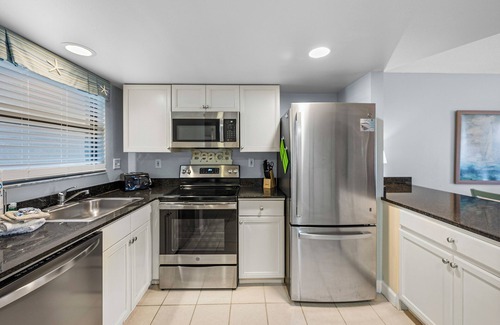 St. Pete Beach Condo | Beach Access | Gulf Views & Prime Spot