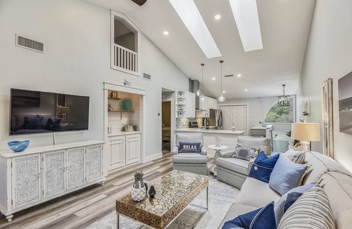 Sandestin House | Beach and Bay for Days | Water Views | Golf Cart | Walk to Beach & Baytowne Wharf!