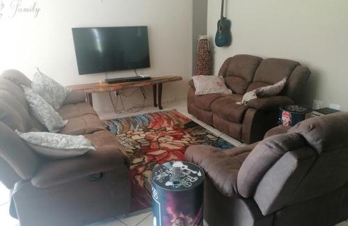 Kingsburgh Apartment | Beach Apartment - Warner Beach