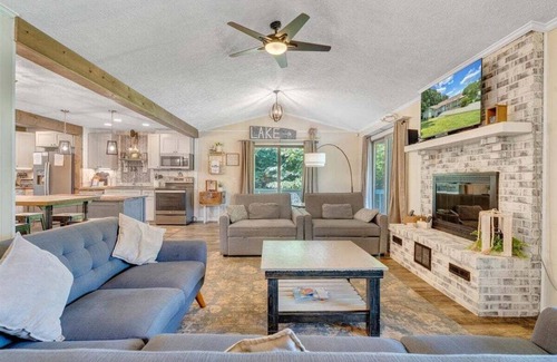 Smith Mountain Lake House | Beach Area Sleeps 14, Private Dock