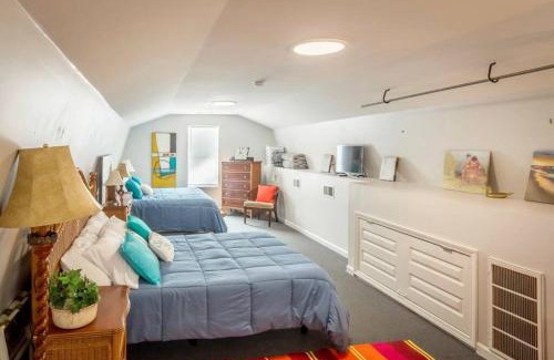 Pensacola House | Beach Barn - 5min to Pcola Beach