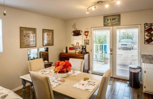 Pensacola House | Beach Barn - 5min to Pcola Beach