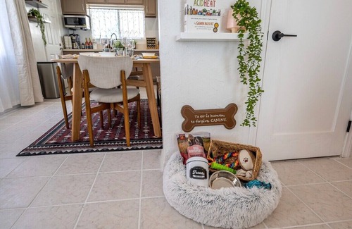 Eastside House | Beach Bliss! AC+Parking+Pet OK