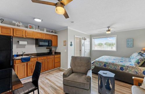 Flagler Beach Apartment | Beach Bliss Awaits