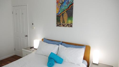 Kewarra Beach House | Beach Bliss, Private Bedroom, Private Lounge & Bathroom, plus Netflix, Wifi