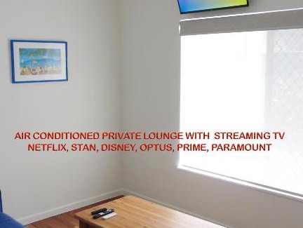 Kewarra Beach House | Beach Bliss, Private Bedroom, Private Lounge & Bathroom, plus Netflix, Wifi