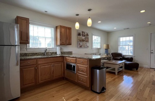 Falmouth Hotel | Beach Breeze Inn