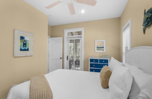 Seacrest House | Beach Bungalow, 3 Min Walk to Beach, Golf Cart, 4 bikes, Wagon