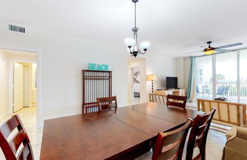Navarre Beach Apartment | Beach Colony Resort West 1E