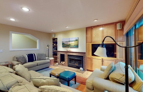 Glen Arbor Apartment | Beach Comber 15