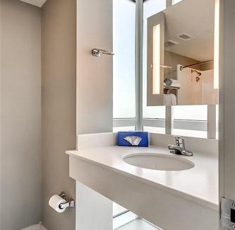 Downtown Myrtle Beach Apartment | Beach condo w pvt balcony & pools