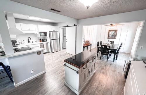 Rio del Mar Condo | Beach Condo with Pool Access, Quick Walk to Beach