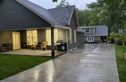 Lake Erie Beach House | Beach cottage