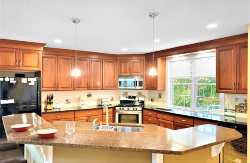 East Harwich House | Beach Days Await at Harwich Getaway