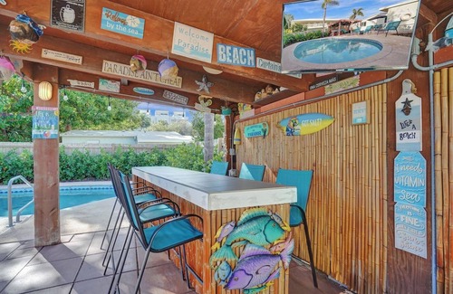 Pompano Beach House | Beach Family Tiki Villa Walk to Beach Heated Pool