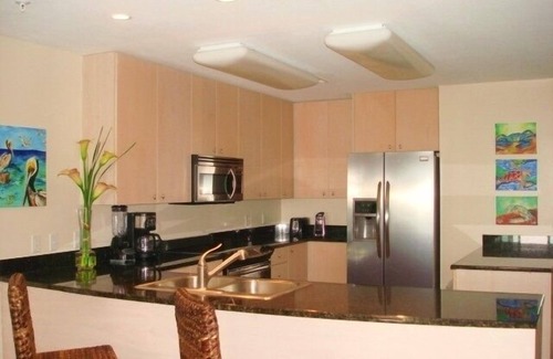 Biloxi Condo | BEACH FRONT CONDO JUST STEPS FROM THE POOL AND BEACH! NEW $189 NIGHTLY RATE.