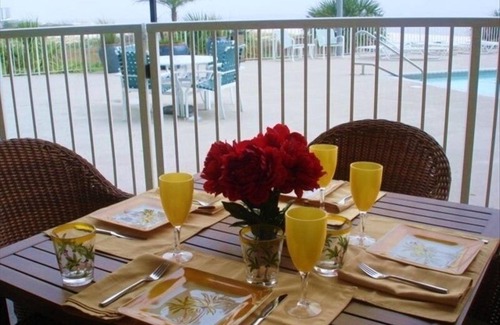 Biloxi Condo | BEACH FRONT CONDO JUST STEPS FROM THE POOL AND BEACH! NEW $189 NIGHTLY RATE.