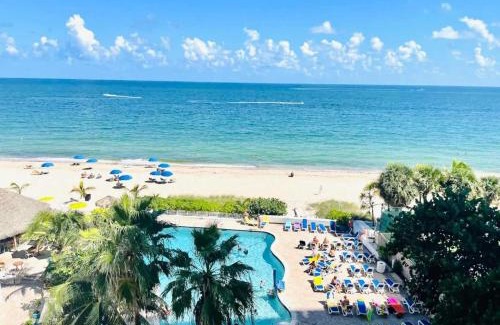 Galt Mile House | Beach Front Condo, Sea View, Beach Access, Balcony