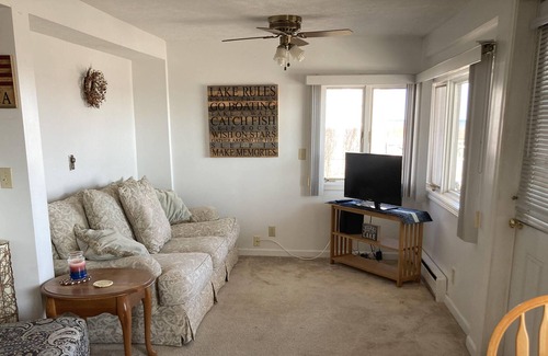 Hamlin Cottage | Beach Front Cottage