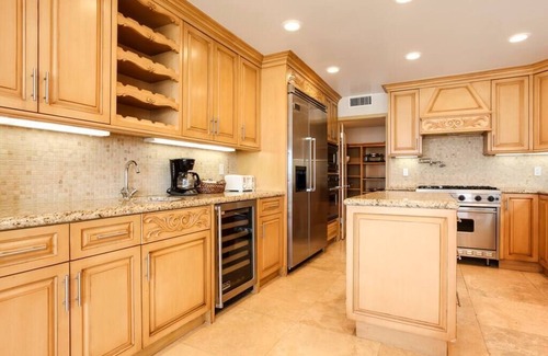 Marina Peninsula Villa | Beach Front Dream 2 Story Condo!