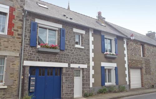 Hirel Apartment | Beach Front Apartment