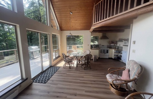 Quadra Island Cottage | Beach front newly renovated 4 bed house quiet safe beach Family Friendly
