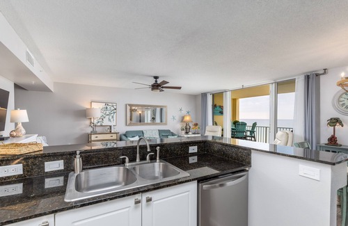 Fort Walton Beach Condo | BEACH FRONT, SPECTACULAR VIEWS, CORNER UNIT, 2BEDROOM, 2BATH, LRG BALCONY