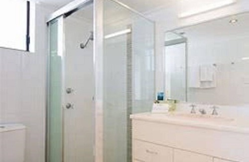 Coolangatta Resort | Beach front unit Coolangatta, available 17th to 24th December 2022