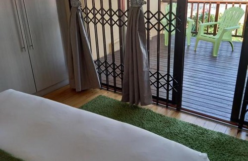 Quigney Beach Apartment | Beach Front Villa Self Catering Apartment