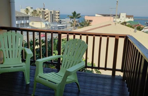 Quigney Beach Apartment | Beach Front Villa Self Catering Apartment