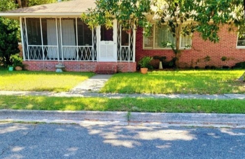 Brunswick House | Beach GO BO-HO