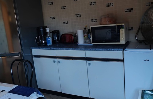 Serignan Apartment | Beach - great 100 sq.m apartment, 3 bedrooms, enclosed garden, parking, quiet setting