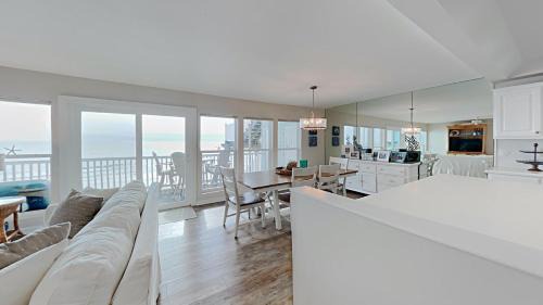 Seagrove Beach House | Beach Happy by Coastal Dreamin