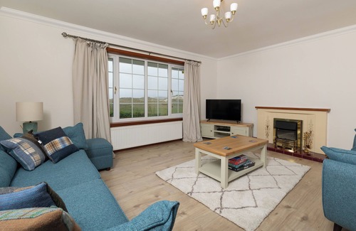 Harris Cottage | Beach holiday home 5 minutes' walk to Luskentyre Beach