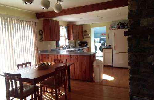 Peru House | Beach House, 20 min drive to Plattsburgh, 50 min to L.Placid