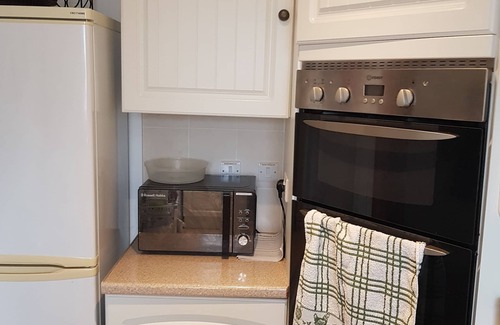 Lee-on-the-Solent Apartment | Beach House at Lee on the Solent (Ground Floor Only)