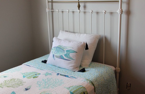 Canoe Cove Cottage | BEACH HOUSE