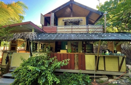 Tahiti House | Beach house ideal for a couple or family - A few steps from the beach