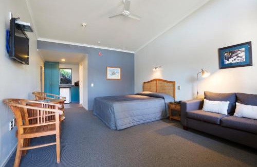 Papamoa Beach Hotel | Beach House Motel