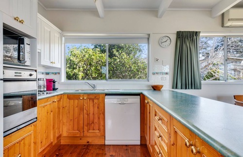 Narrawallee House | Beach House on Booth