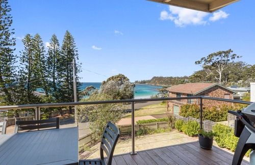 Narrawallee House | Beach House on Booth