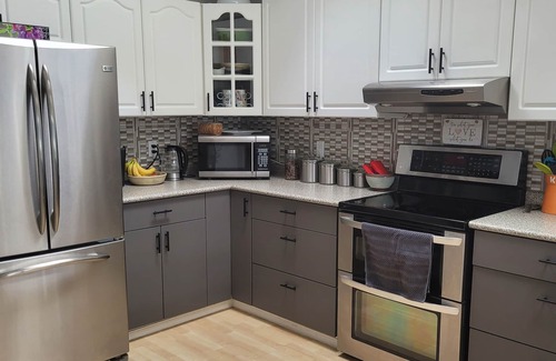 Vernon House | Beach House on the lake